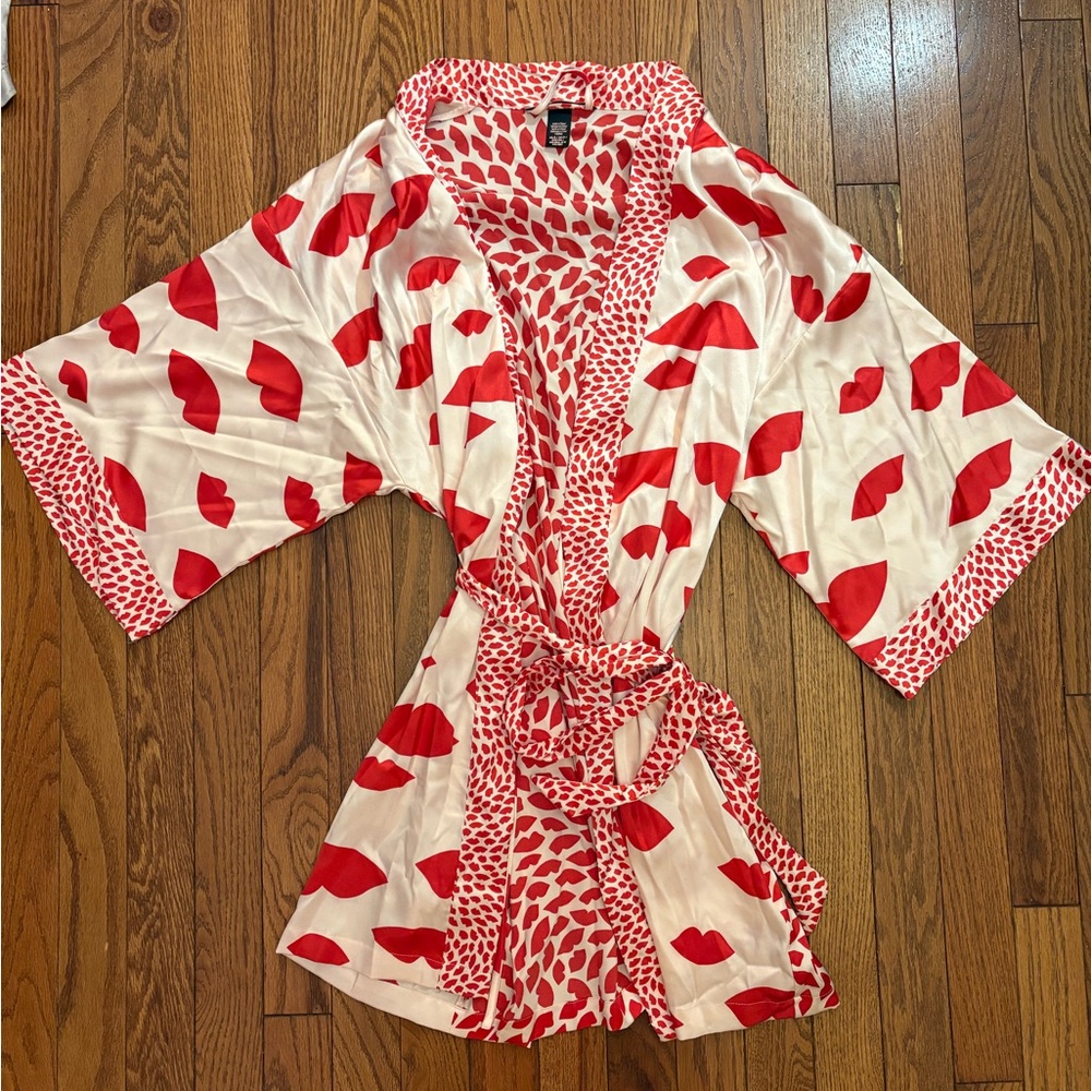 Victoria's Secret Red Lip Print Valentine’s Satin Women's Robe